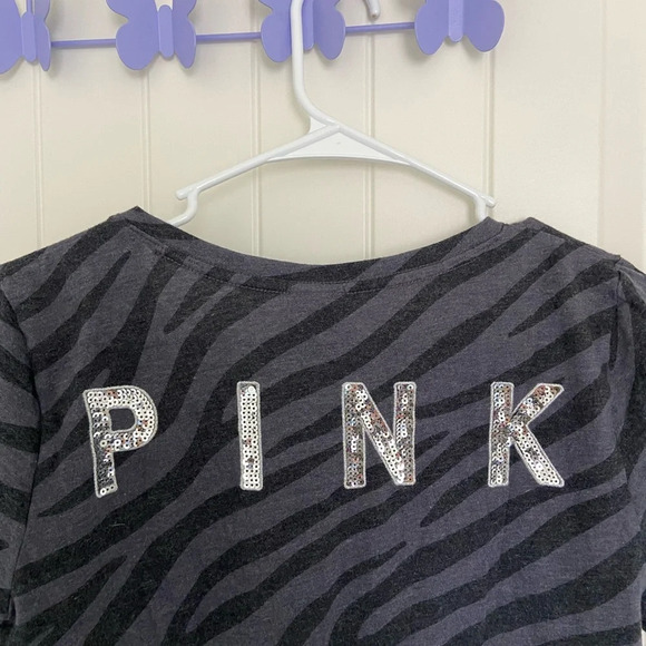 NWOT | PINK Victoria’s Secret women’s gray black zebra print v-neck sequin top M - Picture 5 of 6